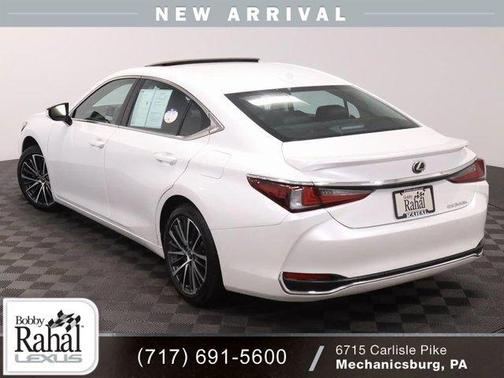 2025 Lexus ES 300h Base