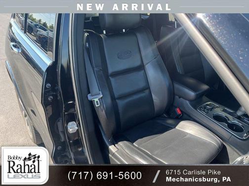 Diamond Black Crystal Pearlcoat 2018 Jeep Grand Cherokee Overland