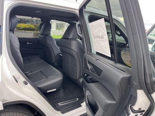 Eminent White Pearl 2026 Lexus LX 600 Luxury