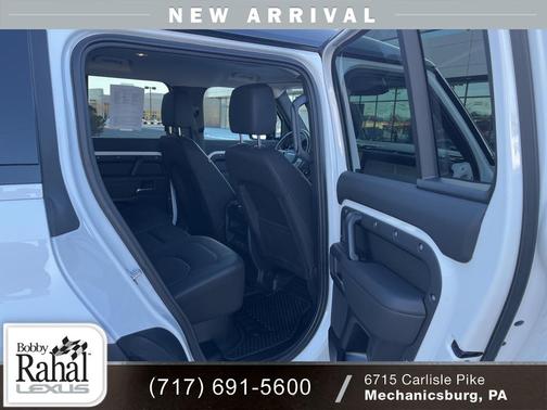 2025 Land Rover Defender 110 P300