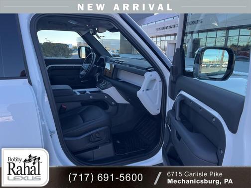 2025 Land Rover Defender 110 P300