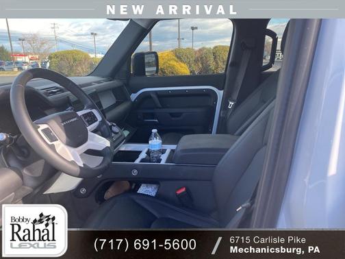 2025 Land Rover Defender 110 P300