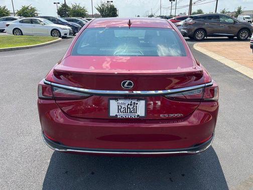 2025 Lexus ES 300h Base