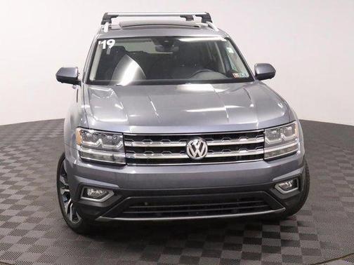 Platinum Gray Metallic 2019 Volkswagen Atlas 3.6L SEL Premium