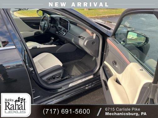 2025 Lexus ES 300h Luxury