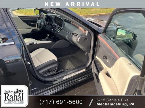 2025 Lexus ES 300h Luxury