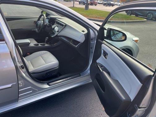 2018 Toyota Avalon Hybrid Limited