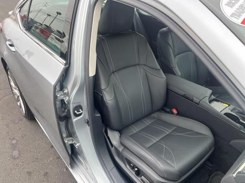 2023 Lexus ES 350 Ultra Luxury