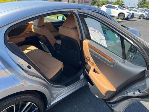 2025 Lexus ES 300h Base