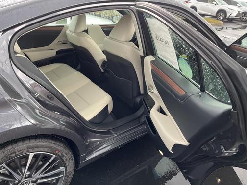 2025 Lexus ES 350 Base