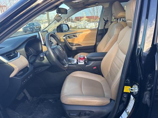 2019 Toyota RAV4 XLE Premium