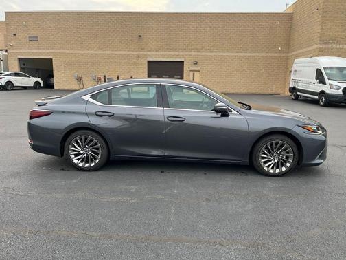 Cloudburst Gray 2024 Lexus ES 300h Ultra Luxury