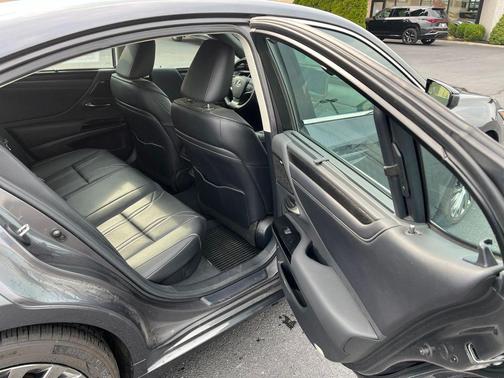 Cloudburst Gray 2024 Lexus ES 300h Ultra Luxury