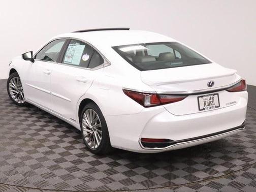 2020 Lexus ES 300h Luxury