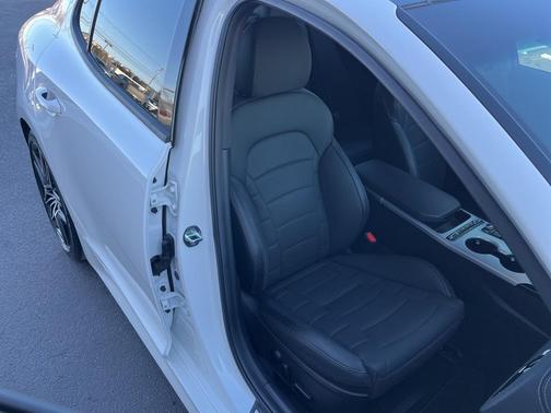 2023 Kia Stinger GT2