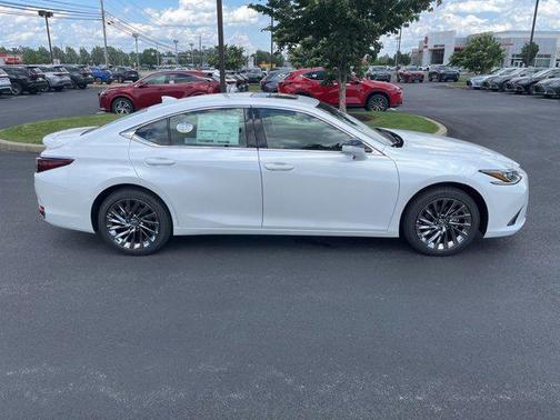 2025 Lexus ES 300h Luxury