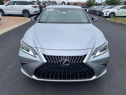 2025 Lexus ES 300h Base