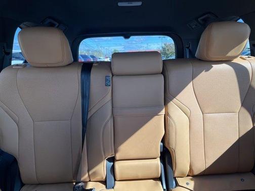 2025 Lexus LX 700h Luxury