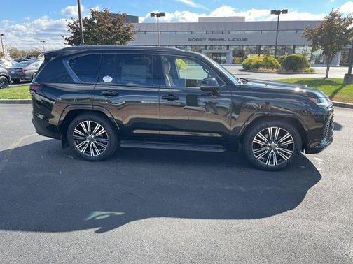 2025 Lexus LX 700h Luxury