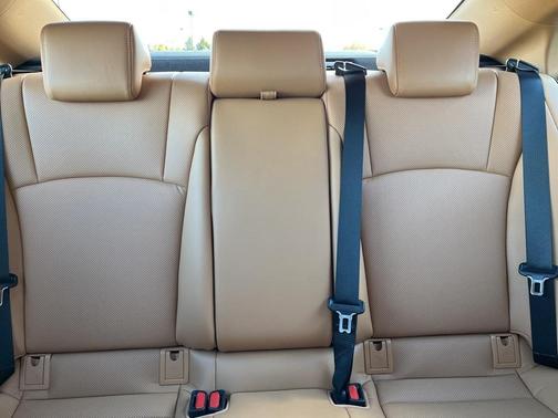 2025 Lexus ES 300h Base