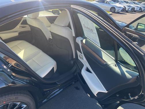 2025 Lexus ES 350 Luxury