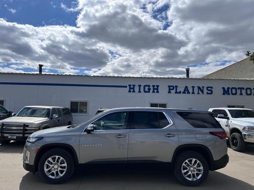 Sterling Gray Metallic 2024 Chevrolet Traverse LS