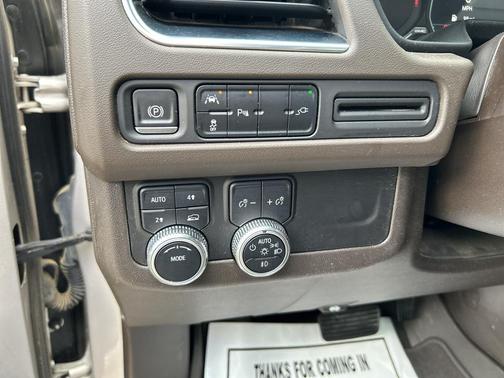 Pearl Beige Metallic 2021 GMC Yukon XL SLT