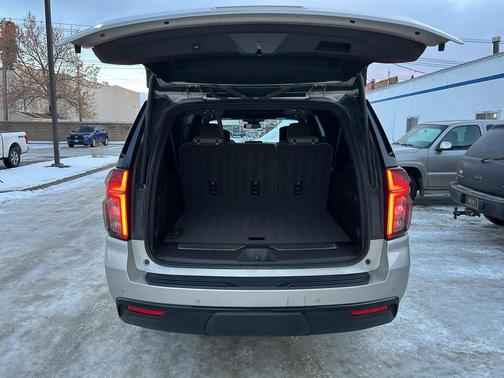 2023 Chevrolet Suburban 4WD Z71