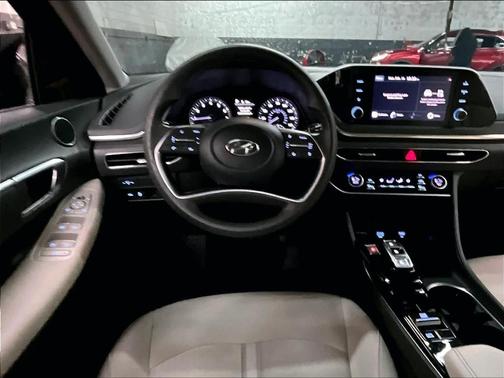 2022 Hyundai SONATA SEL