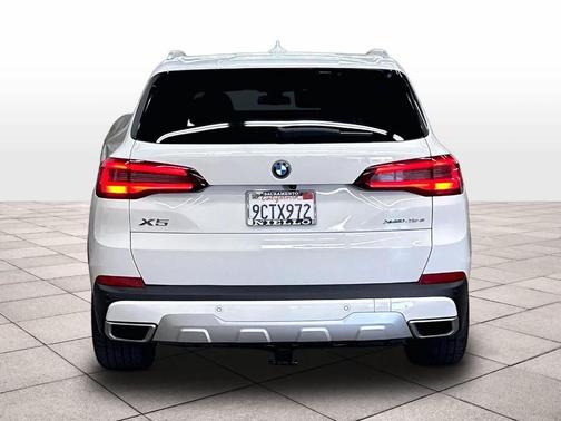 Alpine White 2022 BMW X5 PHEV xDrive45e