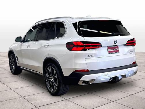 Mineral White Metallic 2026 BMW X5 xDrive40i
