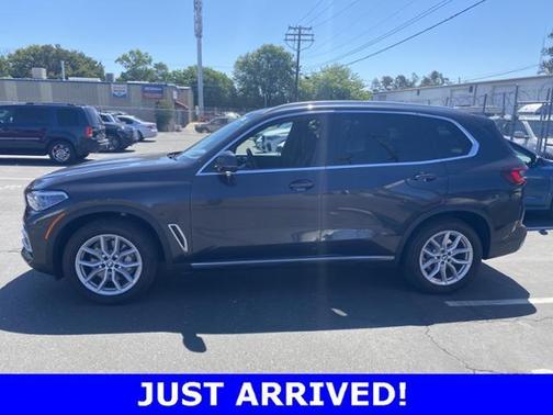 Photo 2 of 7 of 2020 BMW X5 xDrive40i