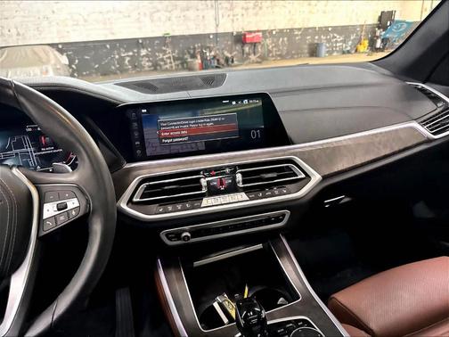 Alpine White 2023 BMW X5 xDrive40i