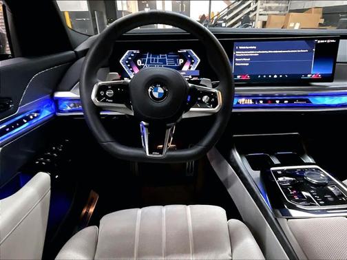 2025 BMW 760 760i xDrive