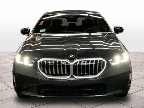 Dark Graphite Metallic 2026 BMW 530 i