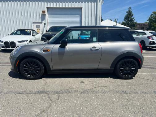 2017 MINI Hardtop Cooper