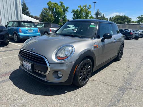 2017 MINI Hardtop Cooper