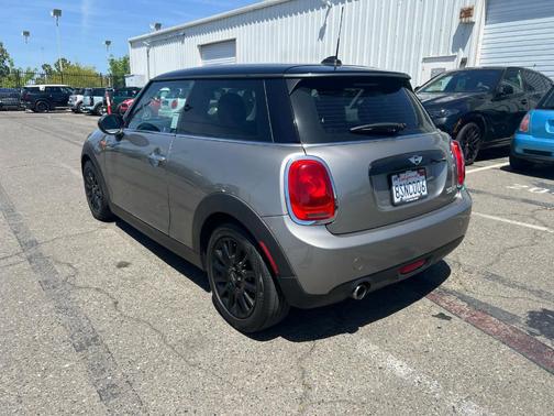 2017 MINI Hardtop Cooper