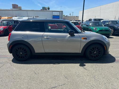 2017 MINI Hardtop Cooper