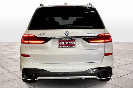 2026 BMW X7 xDrive40i