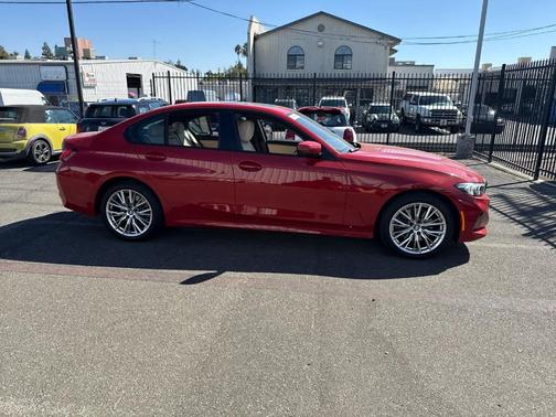 2023 BMW 330 i