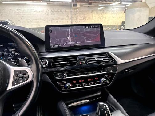 Skyscraper Gray Metallic 2023 BMW 530e 530e