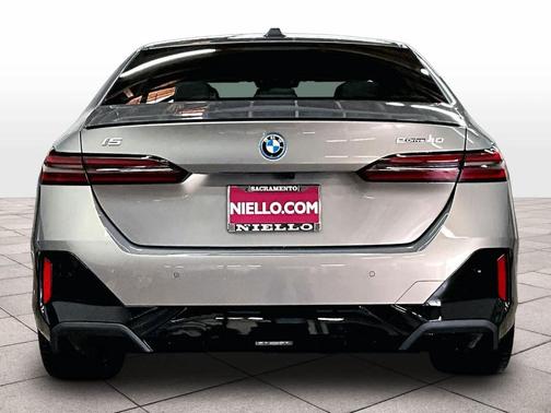 2026 BMW i5 eDrive40