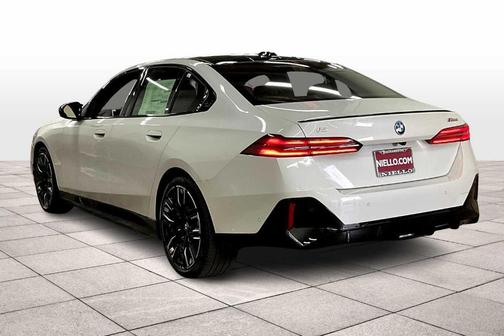 2025 BMW i5 M60