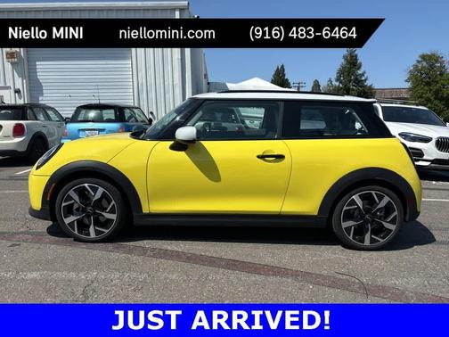 2025 MINI Hardtop ICONIC