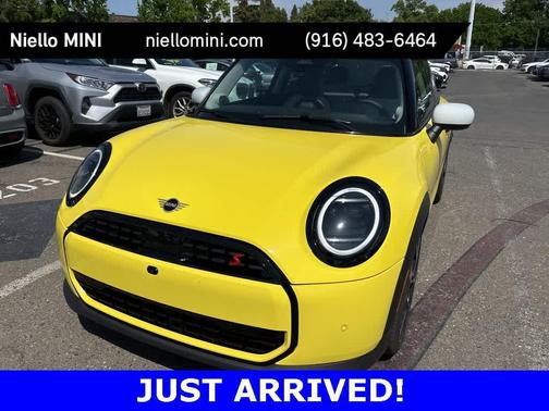 2025 MINI Hardtop ICONIC