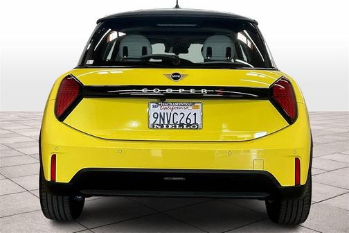 2025 MINI Hardtop ICONIC