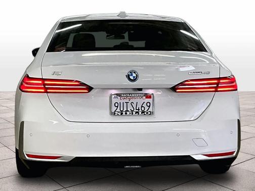 2025 BMW i5 eDrive40