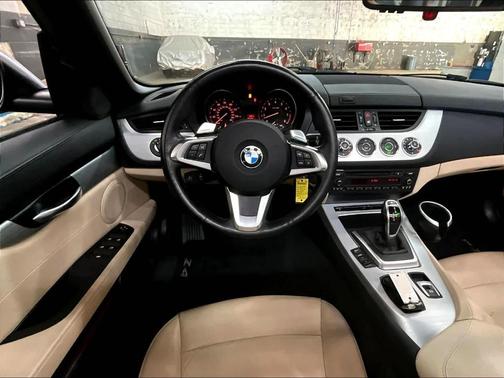 Black Sapphire Metallic 2009 BMW Z4 sDrive35i