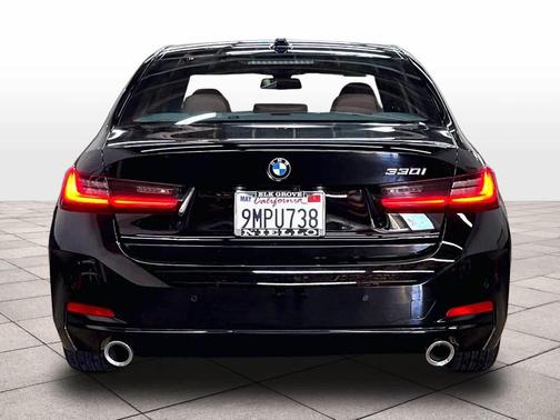 Jet Black 2024 BMW 330 i